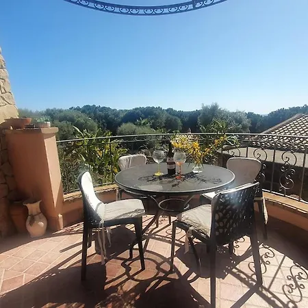 Semesterbostad With Private Pool And Sea Views