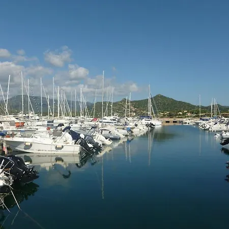 With Private Pool And Sea Views Semesterbostad