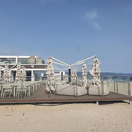 With Private Pool And Sea Views بيت للعطل *